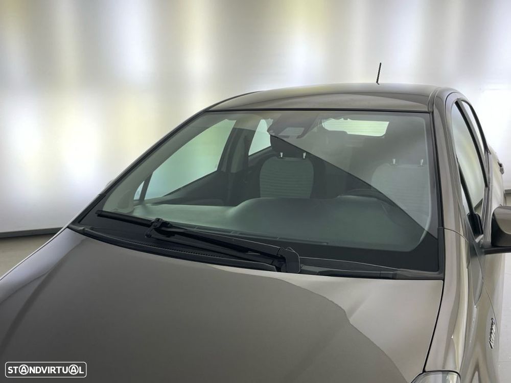 Toyota Yaris 1.5 HSD Active - 20