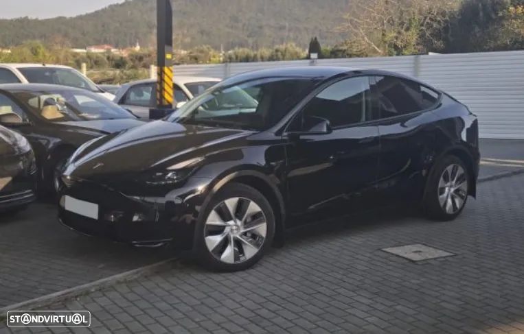 Tesla Model Y RWD - 1