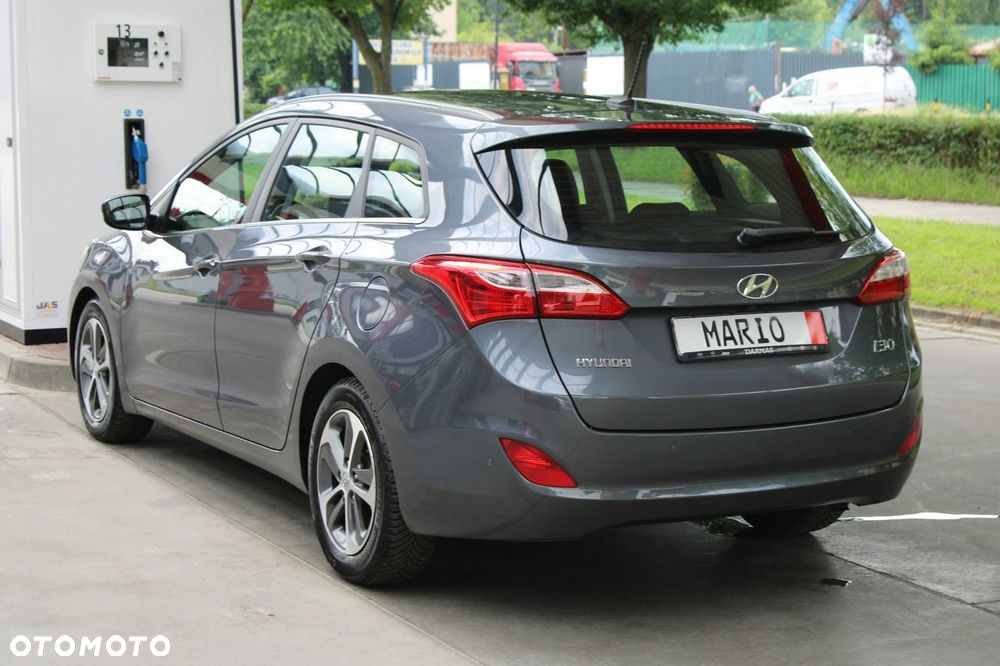 Hyundai i30 blue Kombi 1.4 YES Gold - 22