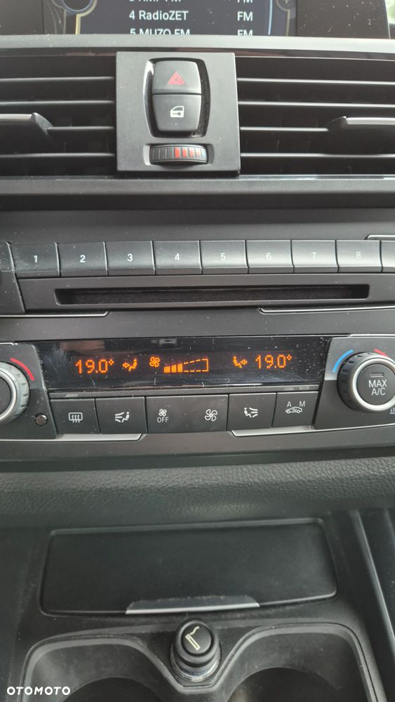BMW Seria 1 116d EfficientDynamics - 19