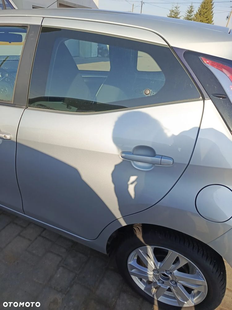TOYOTA AYGO II 5D DRZWI LEWE TYŁ TYLNE GOŁE 1E7