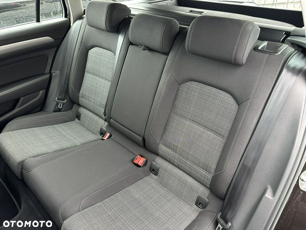 Volkswagen Passat 2.0 TDI EVO Business - 23