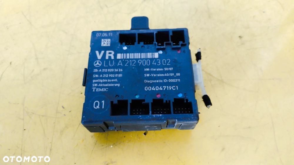 MODUŁ DRZWI PRAWY PRZÓD W212 MERCEDES 2129004302 - 1