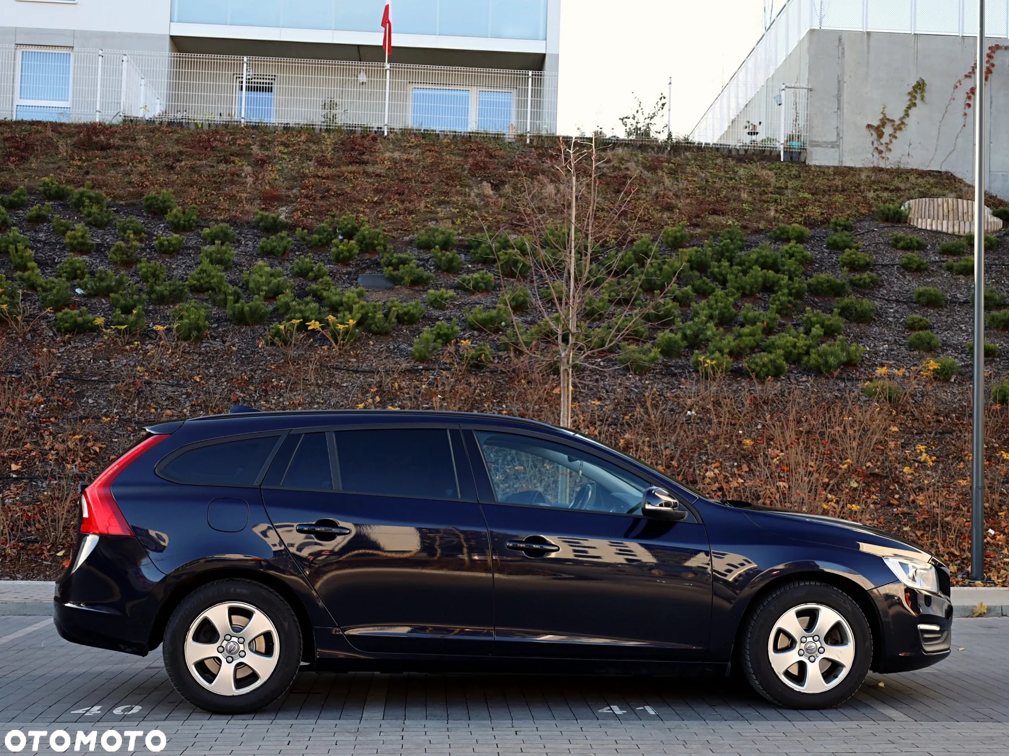 Volvo V60 D2 Drive-E Momentum - 4