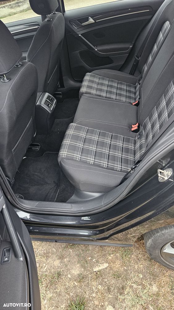 Volkswagen Golf 2.0 TDI BlueMotion Technology Lounge - 7