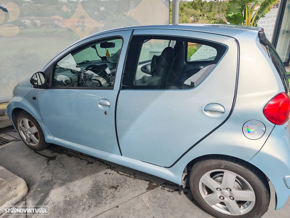 Toyota Aygo 1.0 + AC - 7