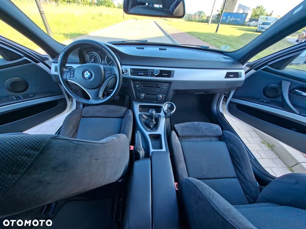 BMW Seria 3 318d M Sport EU6 - 16