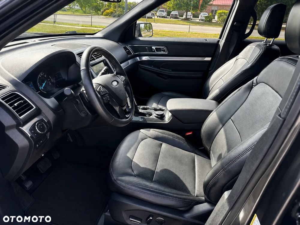 Ford Explorer - 10