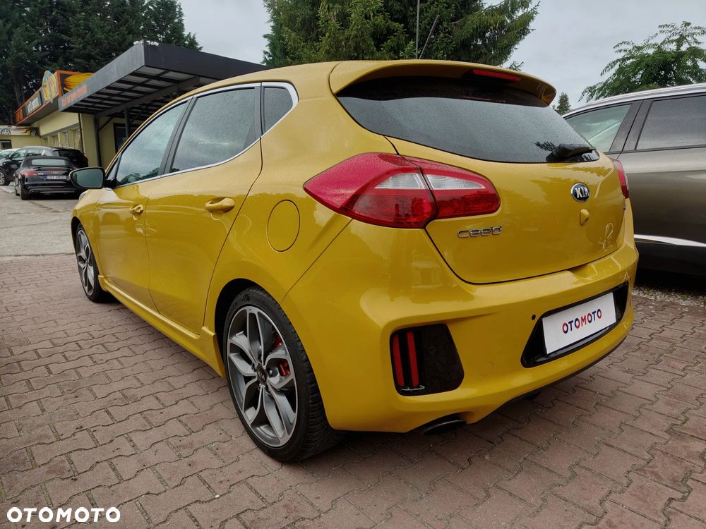Kia Ceed - 8
