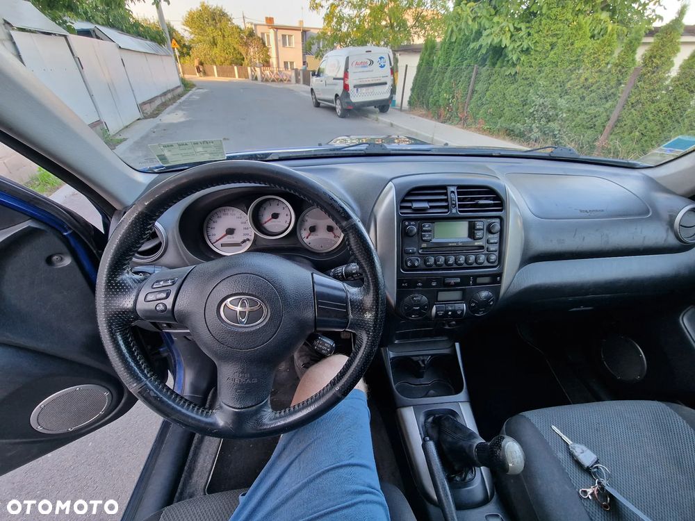 Toyota RAV4 D-4D 4x4 - 29