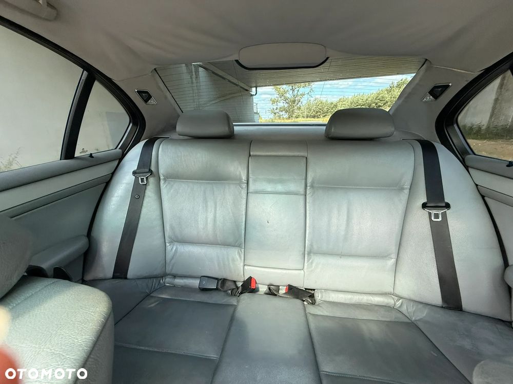 BMW Seria 3 320i - 6