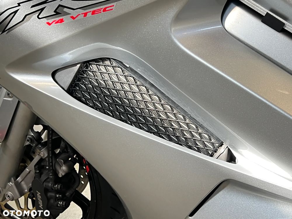 Honda VFR - 15