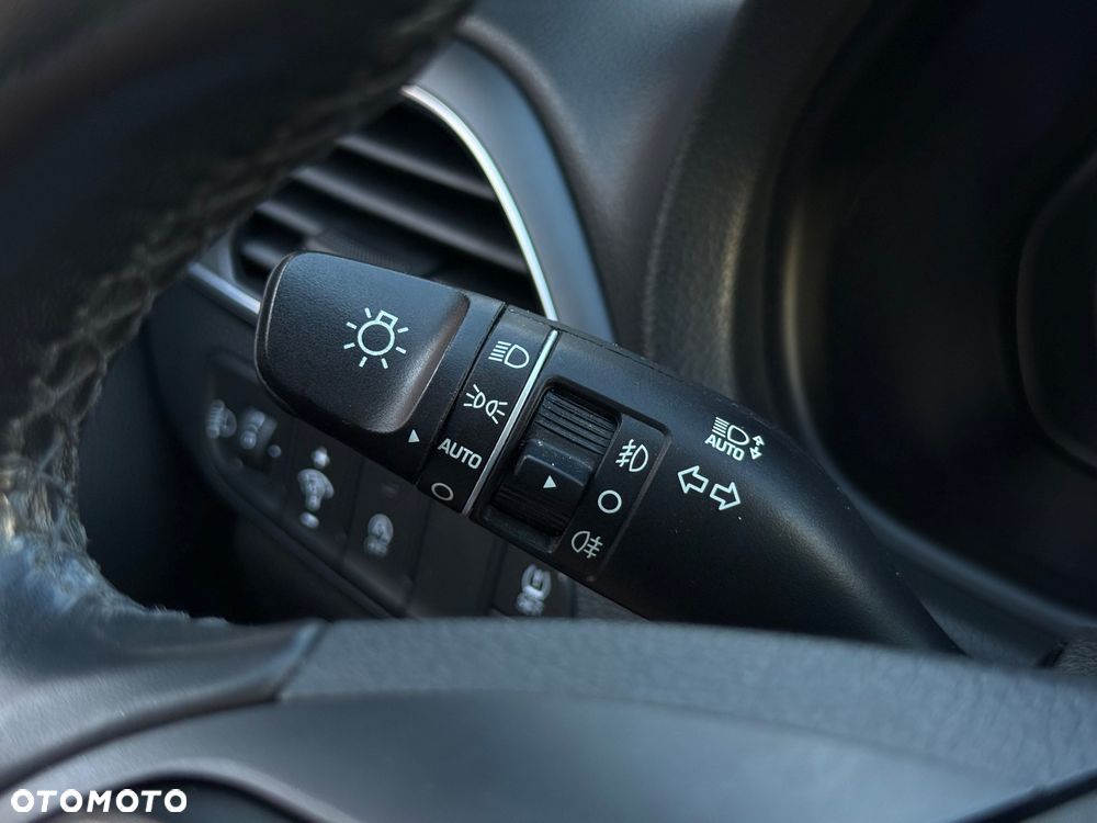 Hyundai i30 1.5 DPI Classic + - 10
