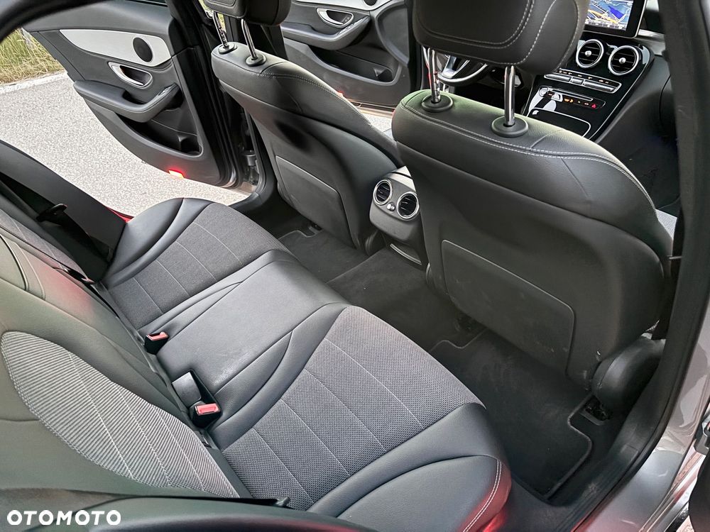 Mercedes-Benz Klasa C 180 7G-TRONIC Exclusive - 11