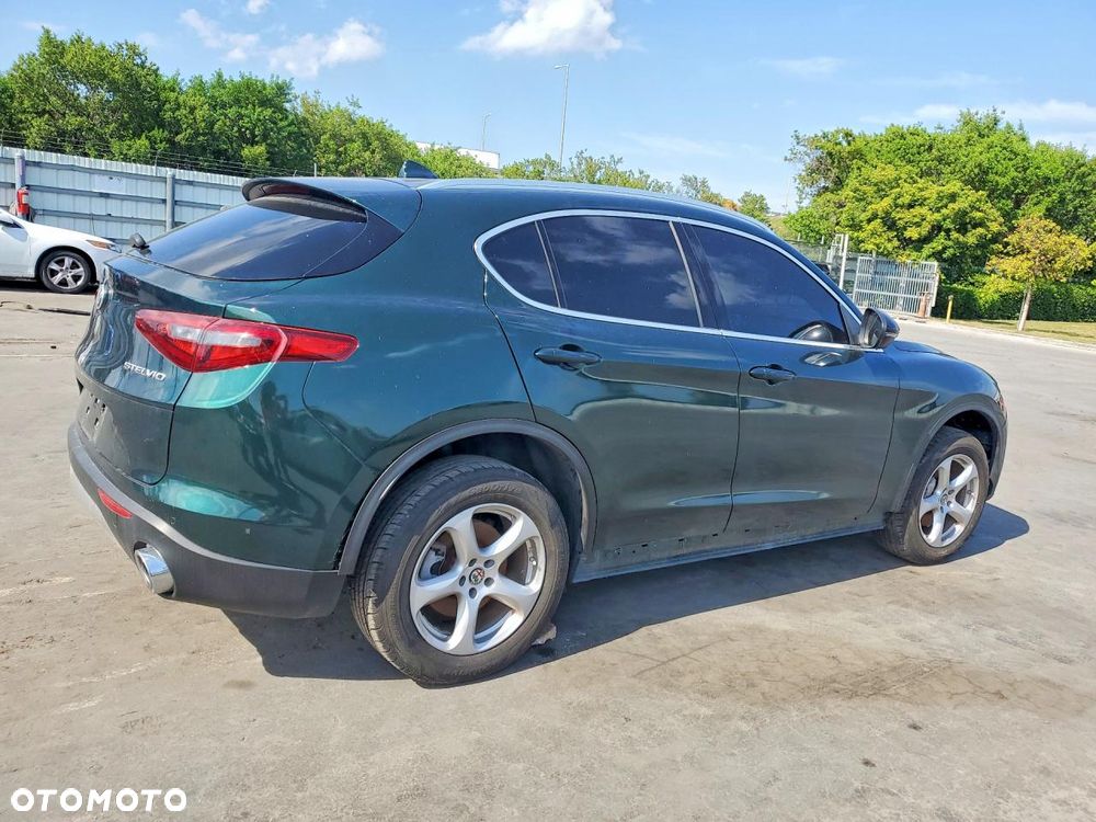 Alfa Romeo Stelvio 2.0 Turbo 16V AT8-Q4 Ti - 4