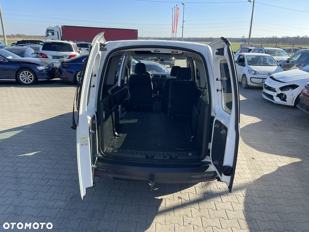 Volkswagen Caddy 2.0 TDI Comfortline 4Motion DSG - 6