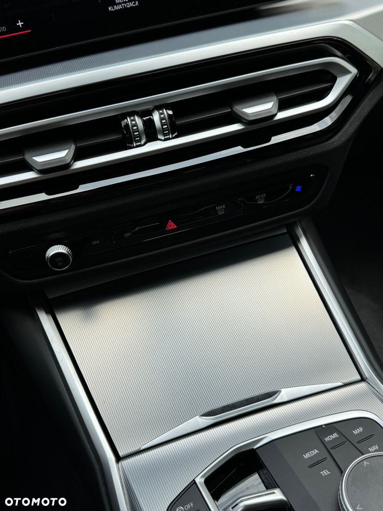 BMW Seria 3 320d xDrive MHEV M Sport sport - 24
