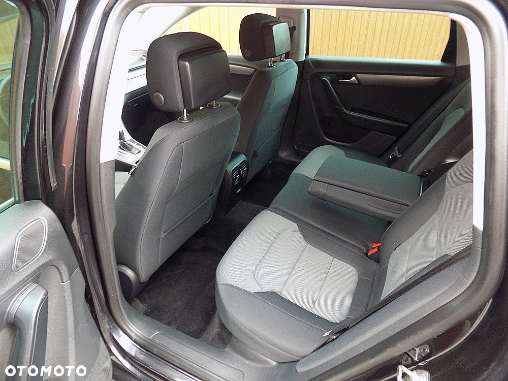 Volkswagen Passat Variant 2.0 Blue TDI DSG SCR Highline - 6