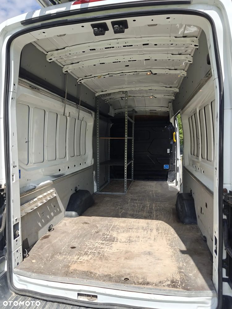 Ford Transit - 10