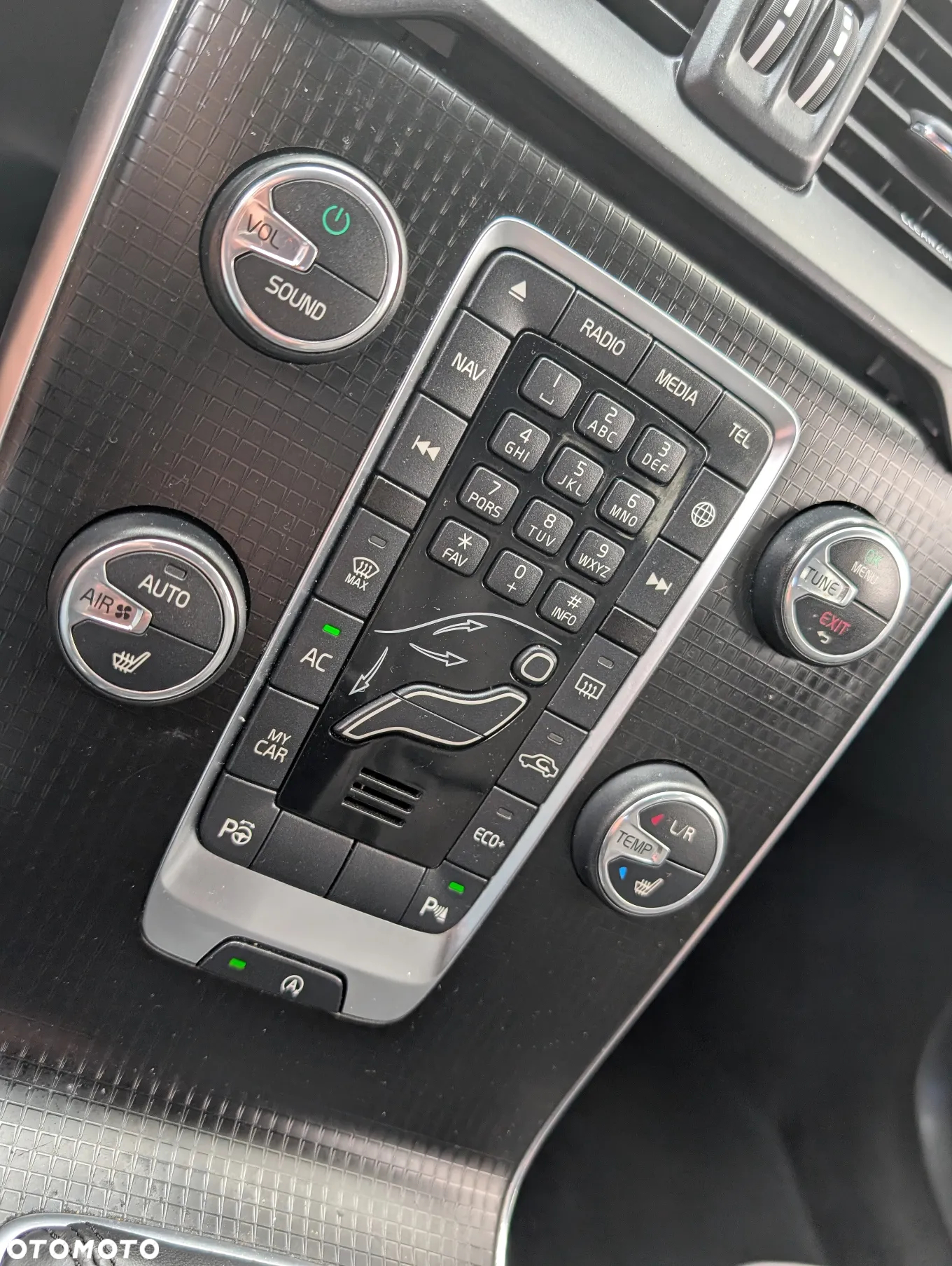 Volvo V40 D3 Geartronic RDesign - 25