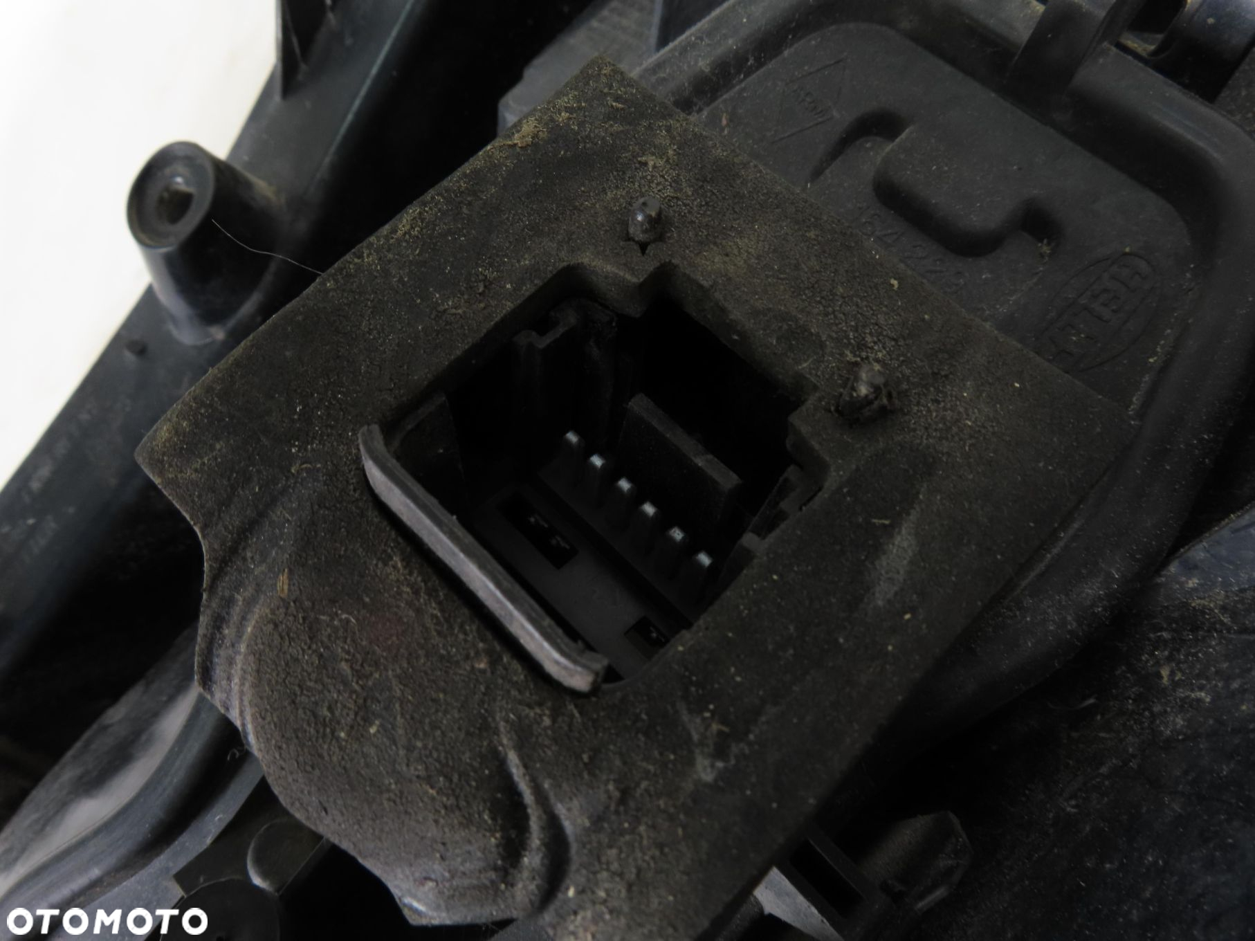 LAMPA LEWA TYLNA RENAULT SCENIC II LIFT  8200474328A 2SK00946701 - 2