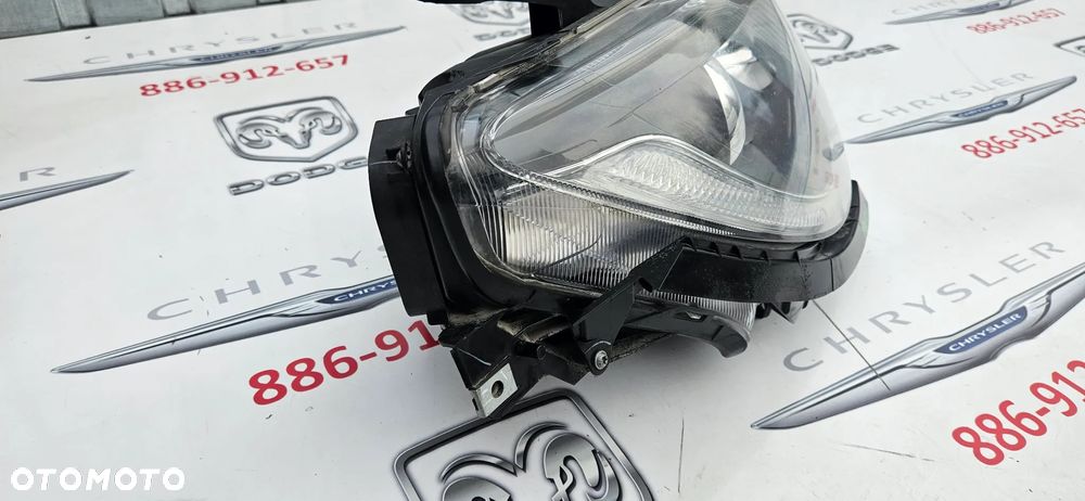Chrysler Pacifica 2016- Reflektor prawy Lampa prawa  68370844AB  LED SOCZEWKA - 8