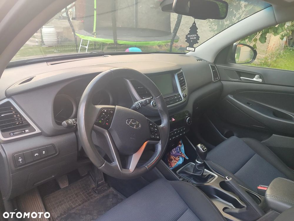 Hyundai Tucson 2.0 CRDI BlueDrive Style 2WD - 9