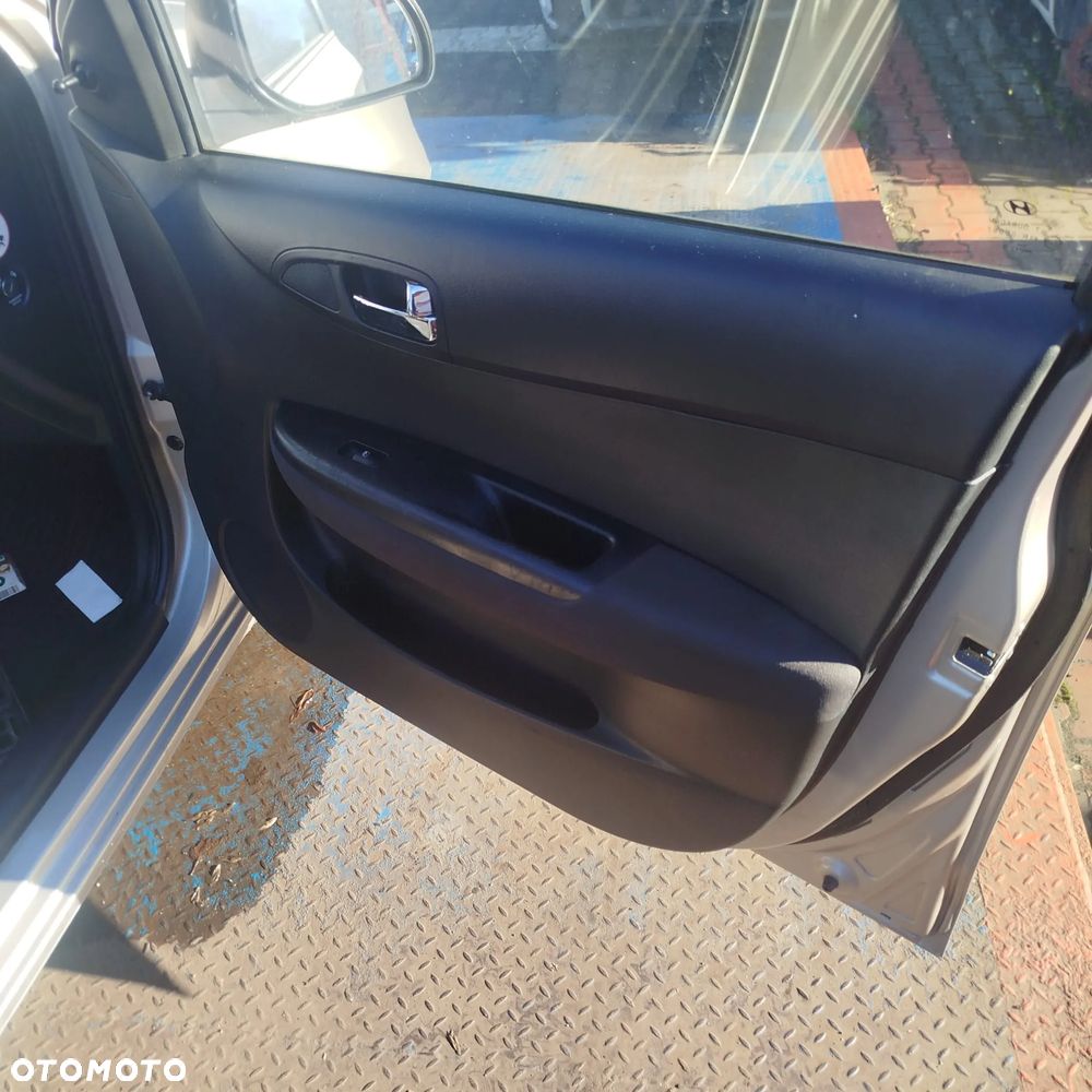 Hyundai I20  na części . - 6