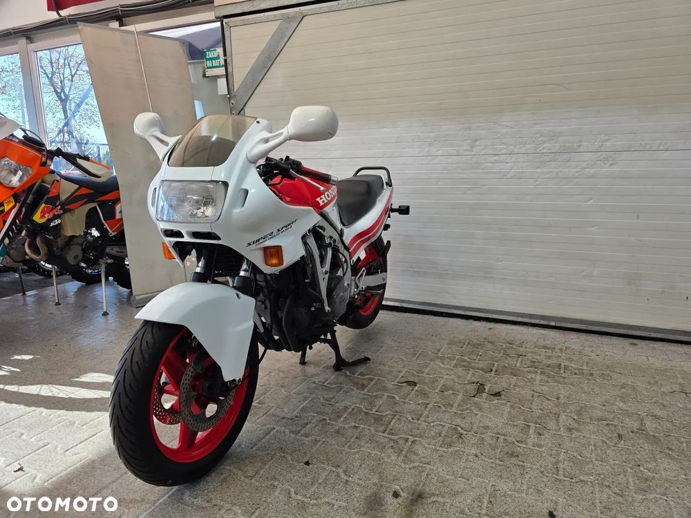 Honda CBR - 15