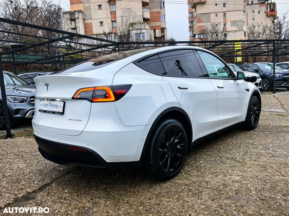 Tesla Model Y - 3