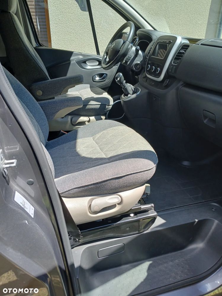 Renault Trafic 2.0 dCi - 12