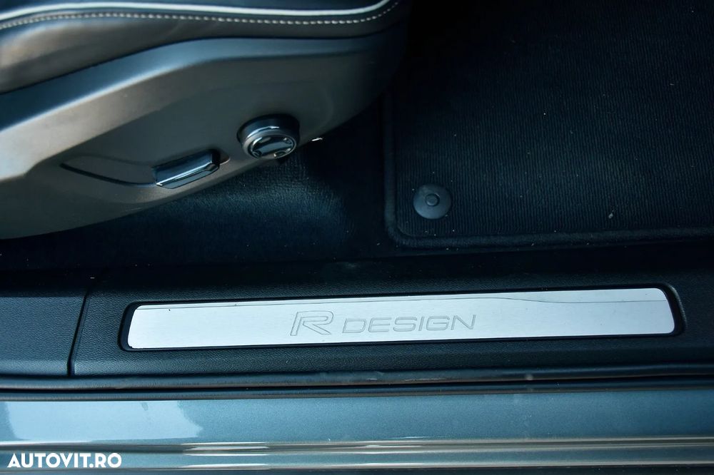 Volvo XC 60 D4 AWD R-Design - 24