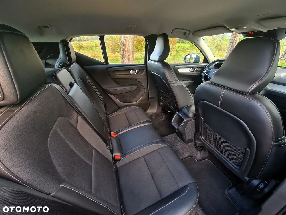 Volvo XC 40 D4 AWD Geartronic Momentum Pro - 8