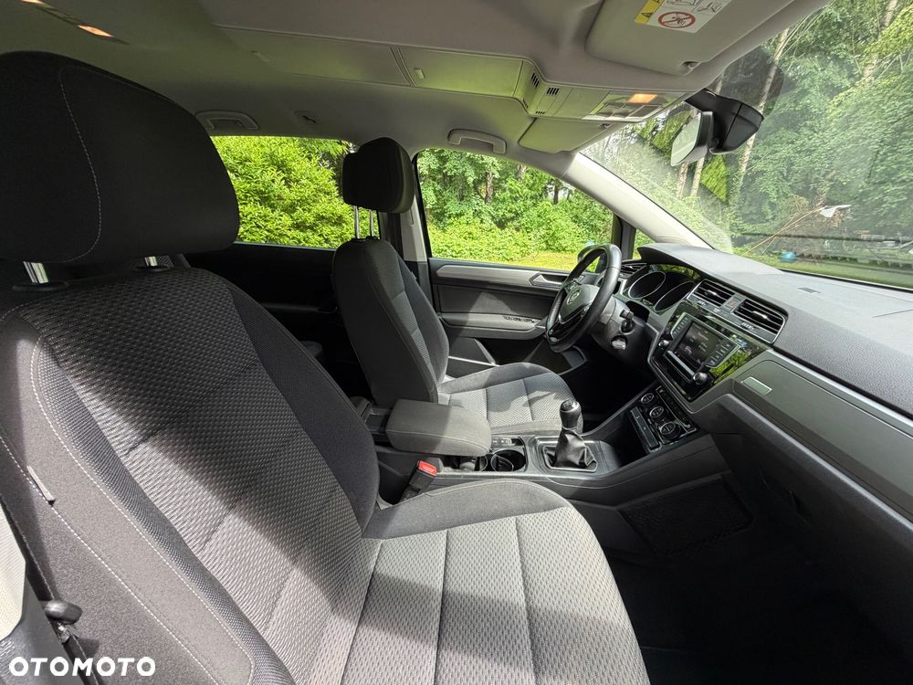 Volkswagen Touran 1.6 TDI BMT Comfortline - 18