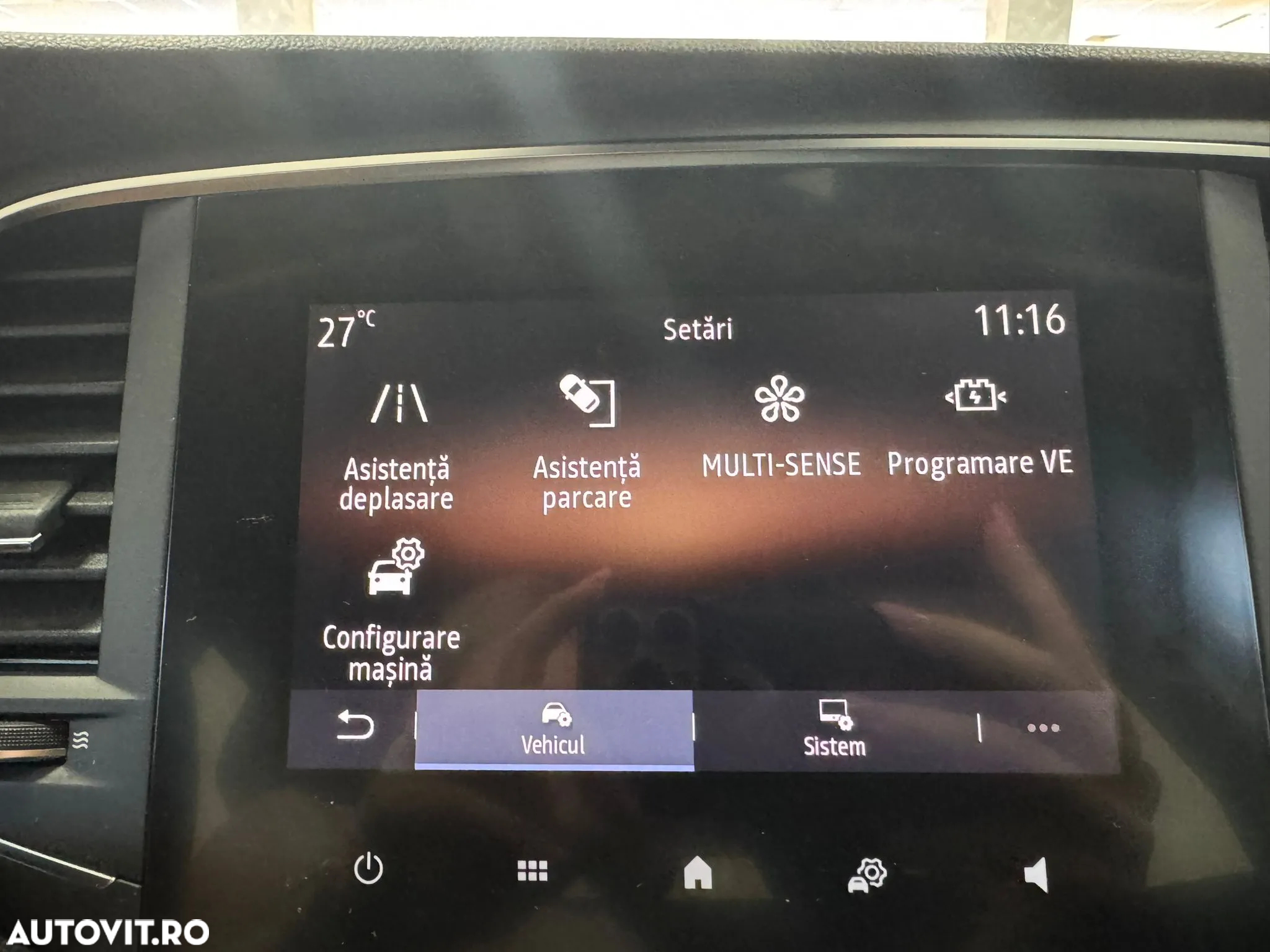 Renault Megane Grandtour E-TECH Plug-in 160 BUSINESS EDITION - 24