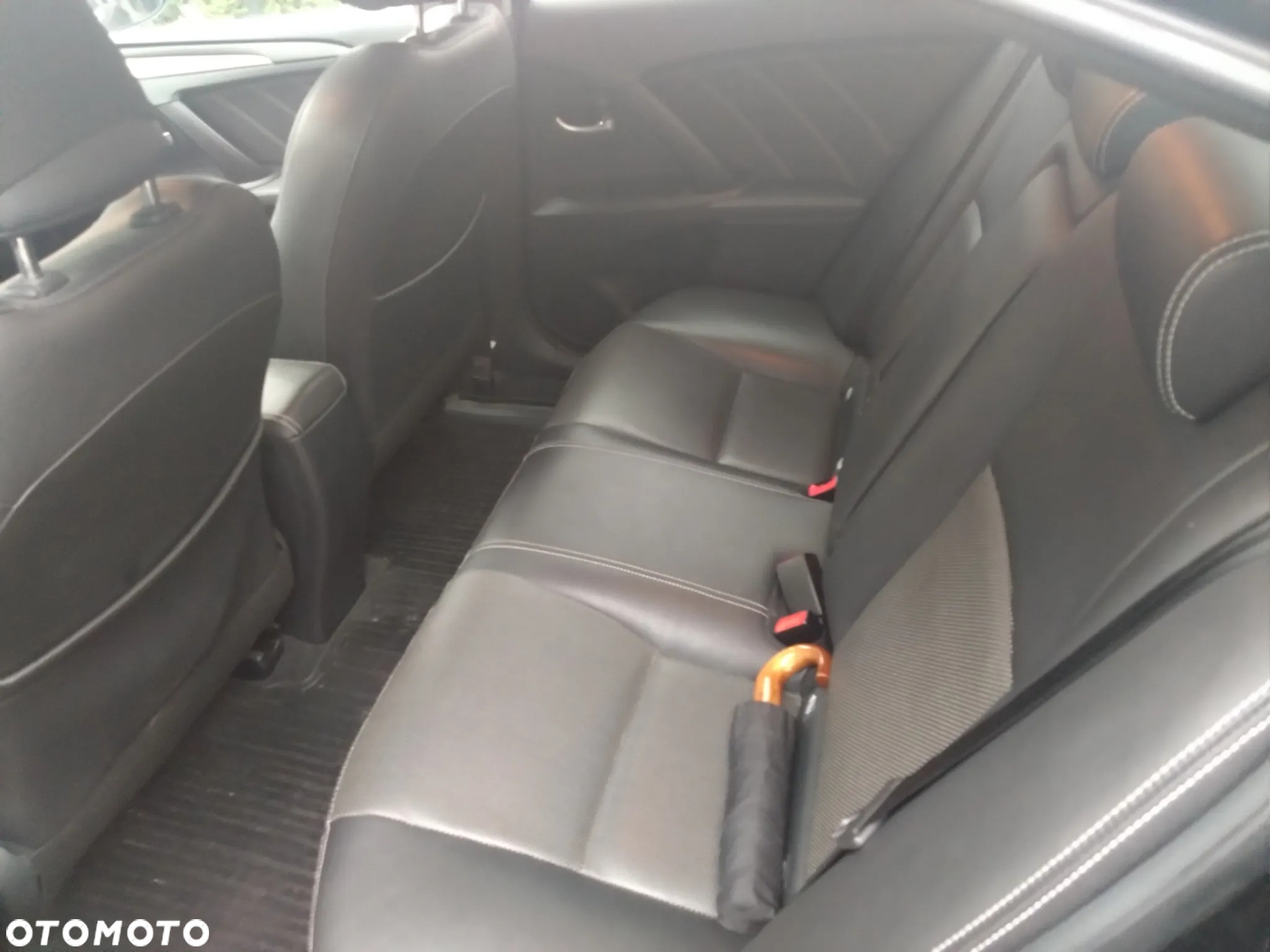 Toyota Avensis 2.0 D-4D Premium - 6