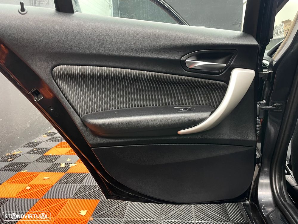 BMW 116 d EDynamics Line Urban - 14