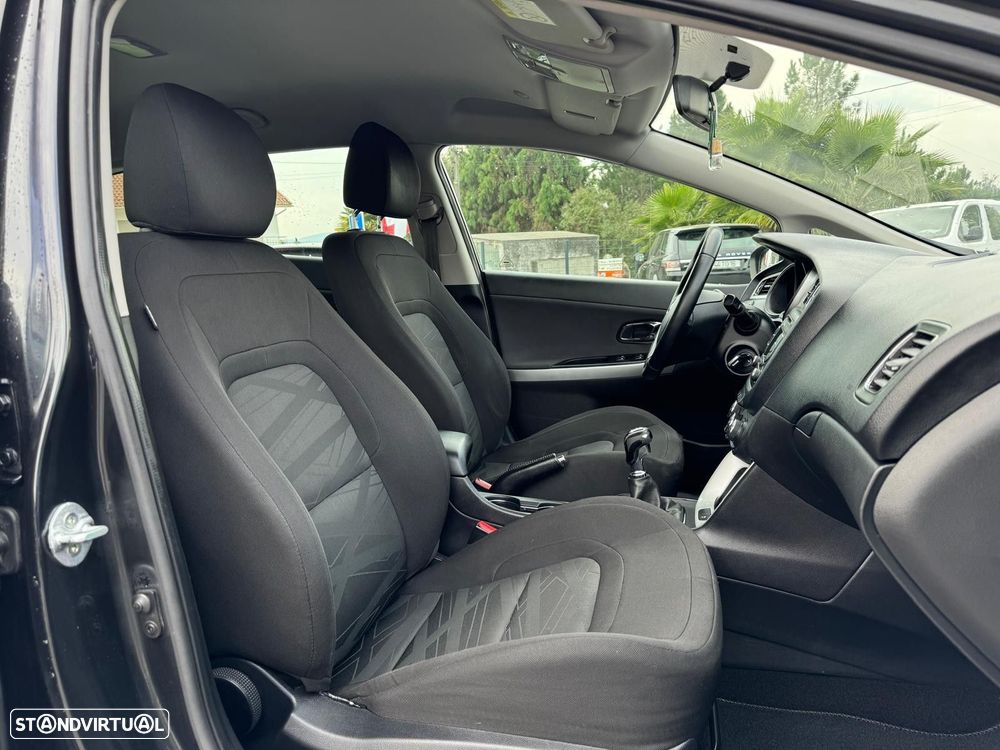 Kia Ceed SW 1.6 CRDi Prime - 13