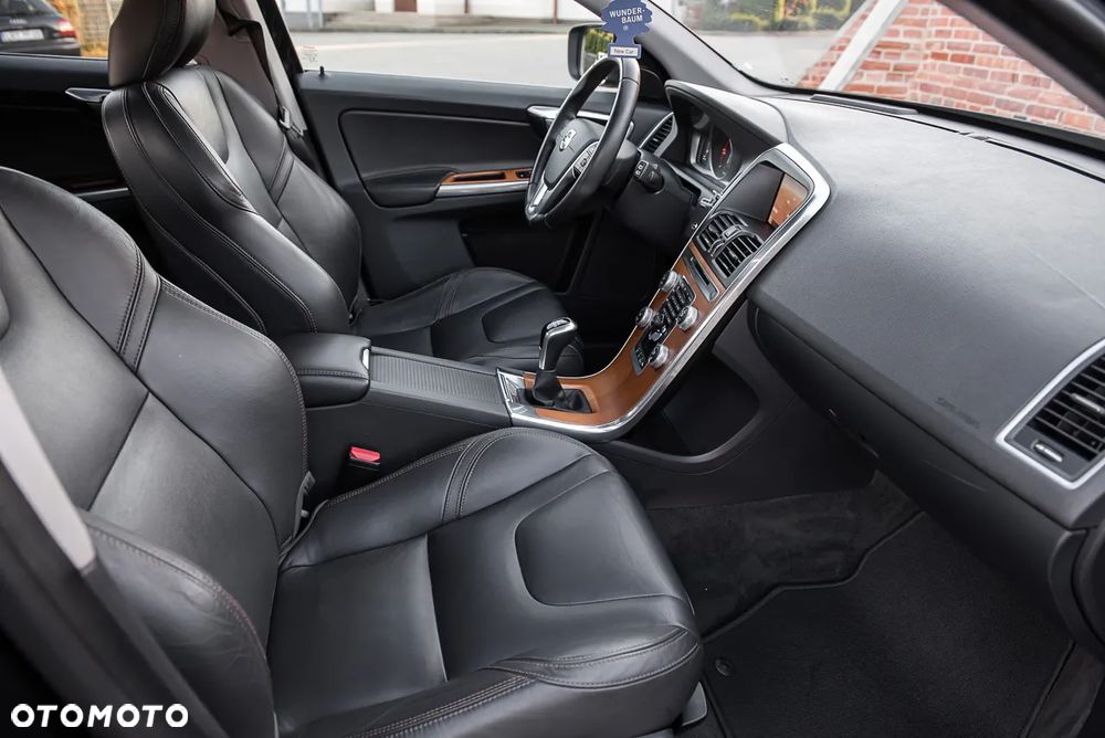 Volvo XC 60 D3 Drive-E Kinetic - 32