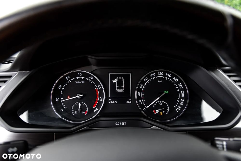 Skoda Superb 1.8 TSI DSG Ambition - 28