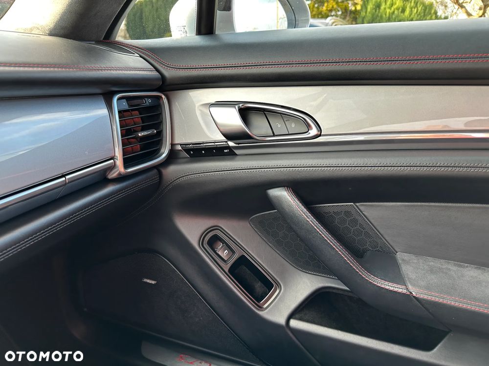 Porsche Panamera GTS - 17