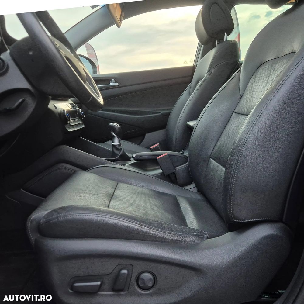 Hyundai Tucson 2.0 CRDI 4WD 6MT Luxury Pack+ - 17