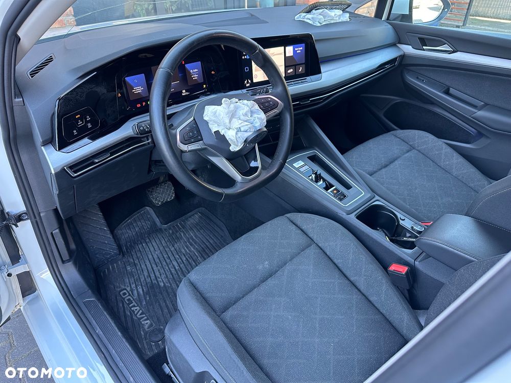 Volkswagen Golf - 23