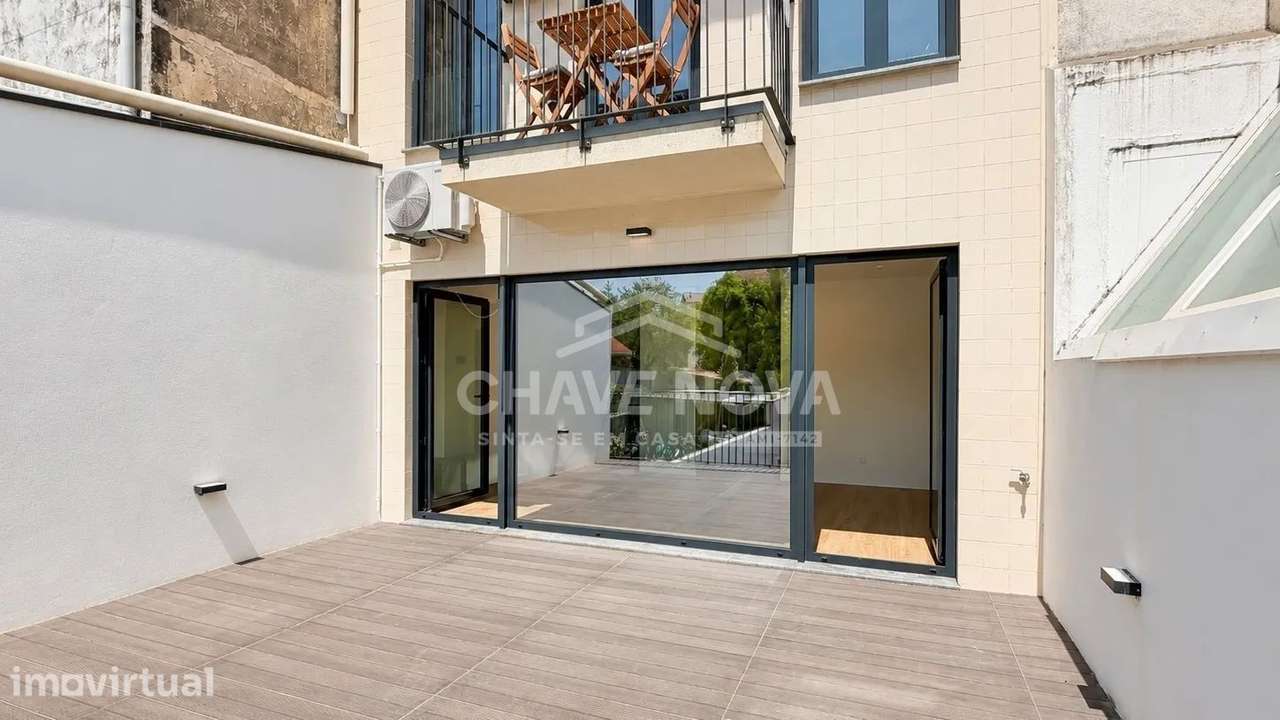 Estúdio (T0) Novo c/ Terraço Centro do Porto - CO - Grande imagem: 4/10