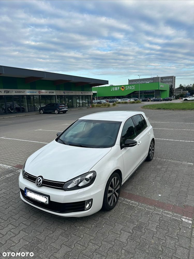 Volkswagen Golf 2011 photo 3