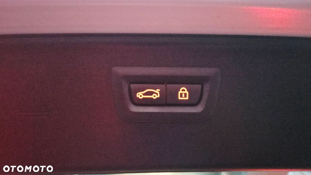 BMW Seria 5 525d xDrive - 36