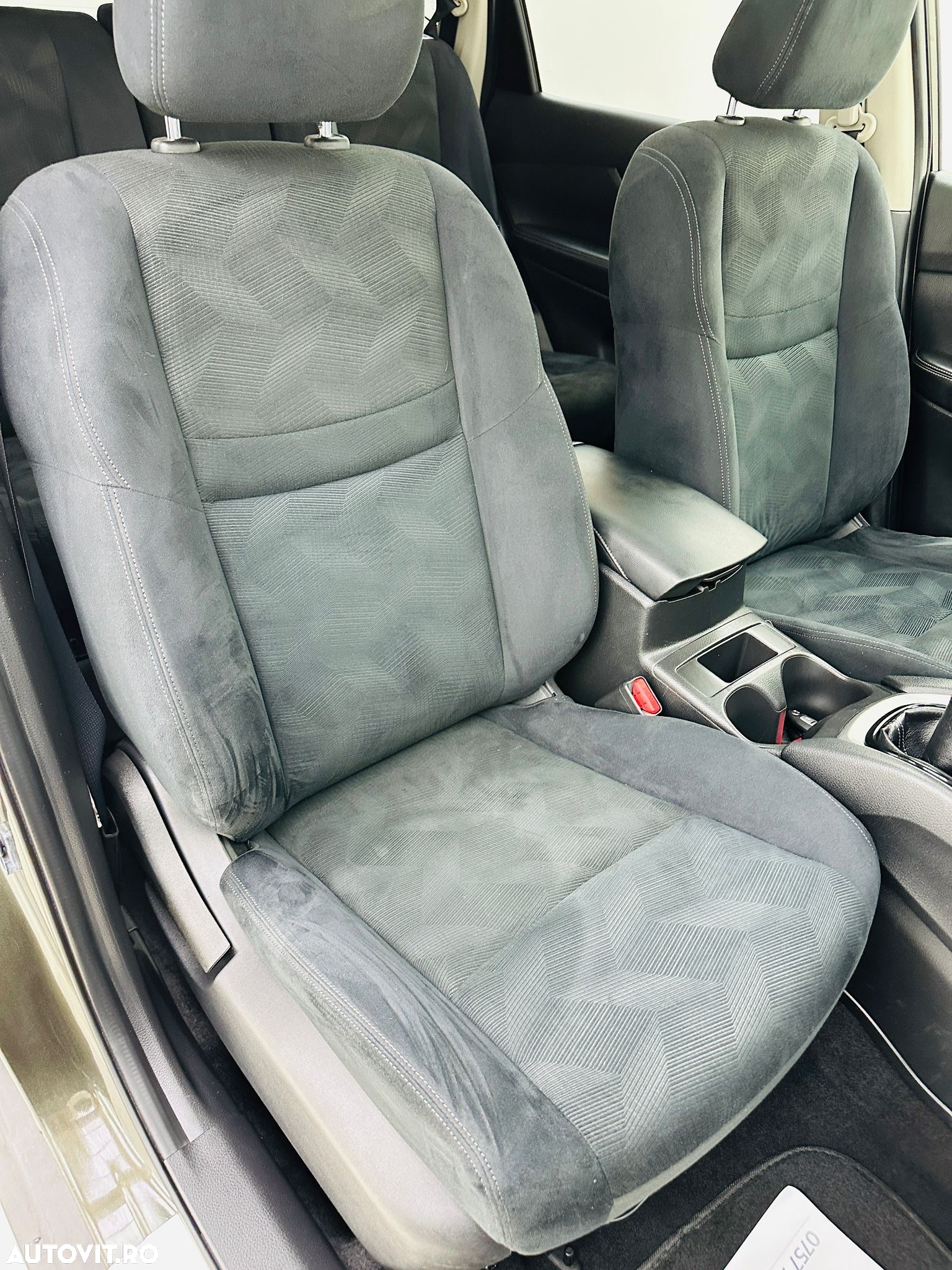 Nissan X-Trail - 25
