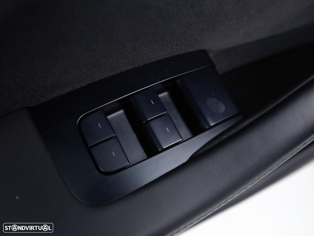 Tesla Model 3 Long Range Tração Integral - 17
