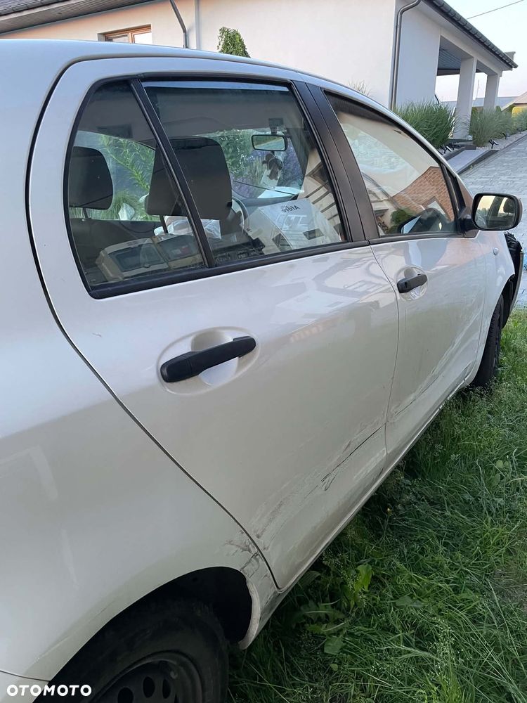 Toyota Yaris 1.0 Entry EU5 - 5