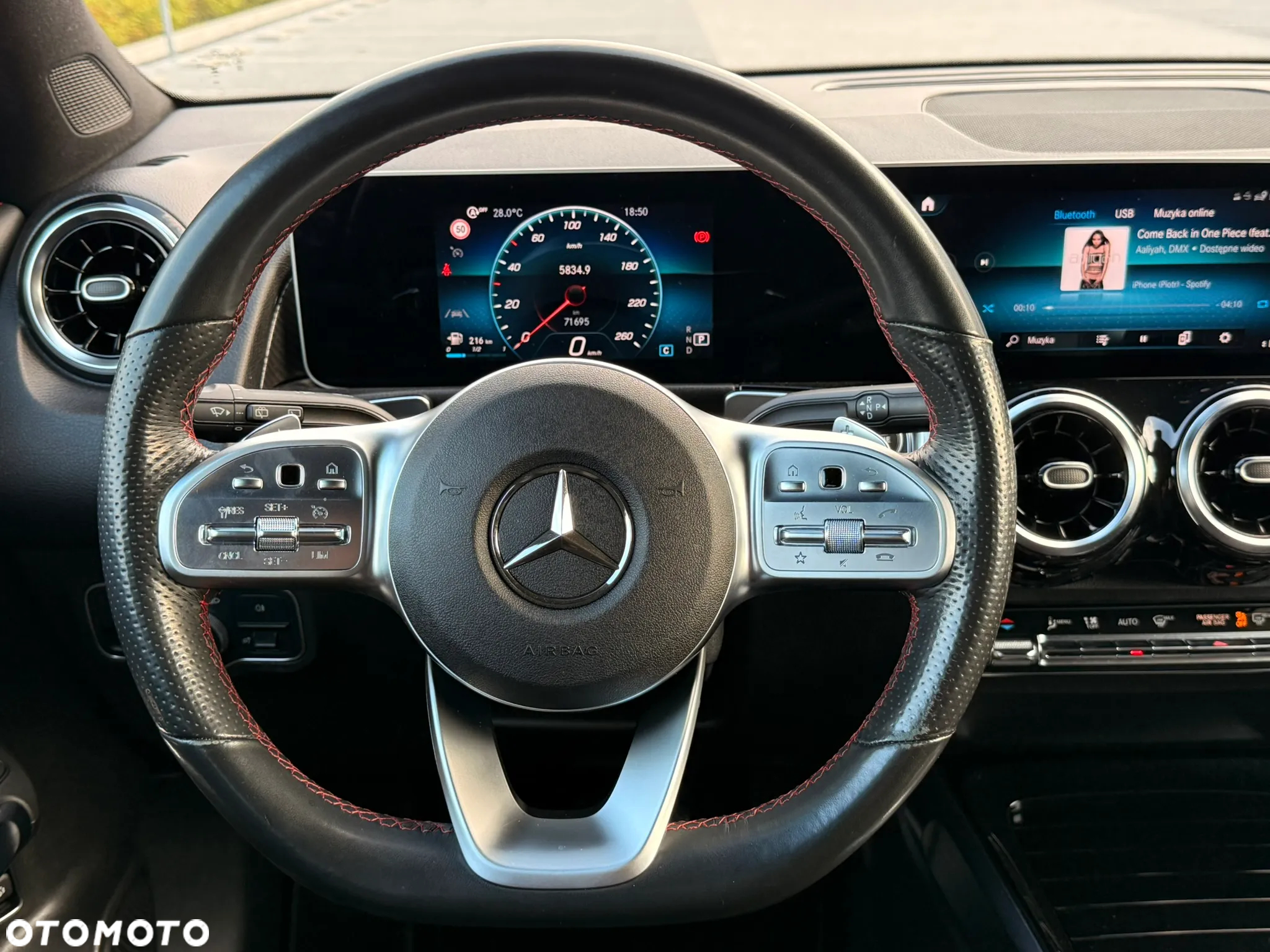 Mercedes-Benz GLB 200 d 4-Matic AMG Line 8G-DCT - 24